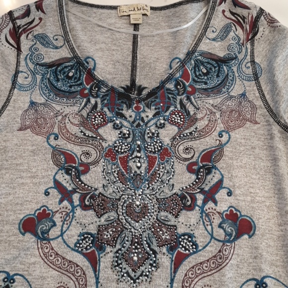 Live and Let Live Top - Picture 2 of 5